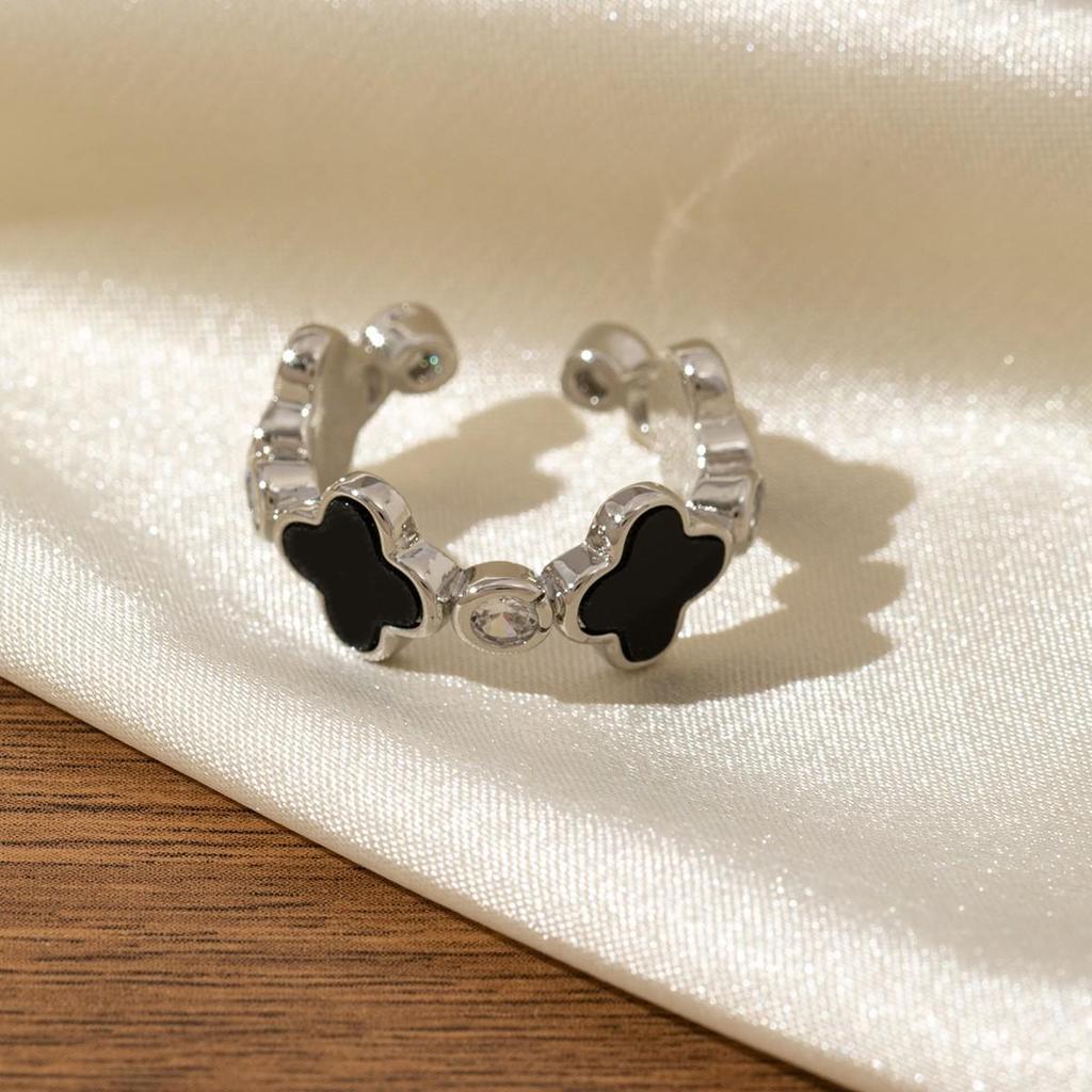 Hollow Rhombus Two-Tone Diamond-Studded Four-Leaf Clover Zirconia Ring for Women