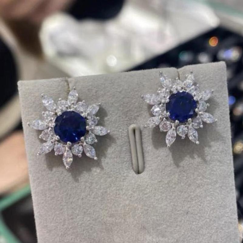 

Exquisite Blue Zircon Snowflake Stud Earrings Fashion Silver Needle Flower Earring for Women Christmas Festival Gift