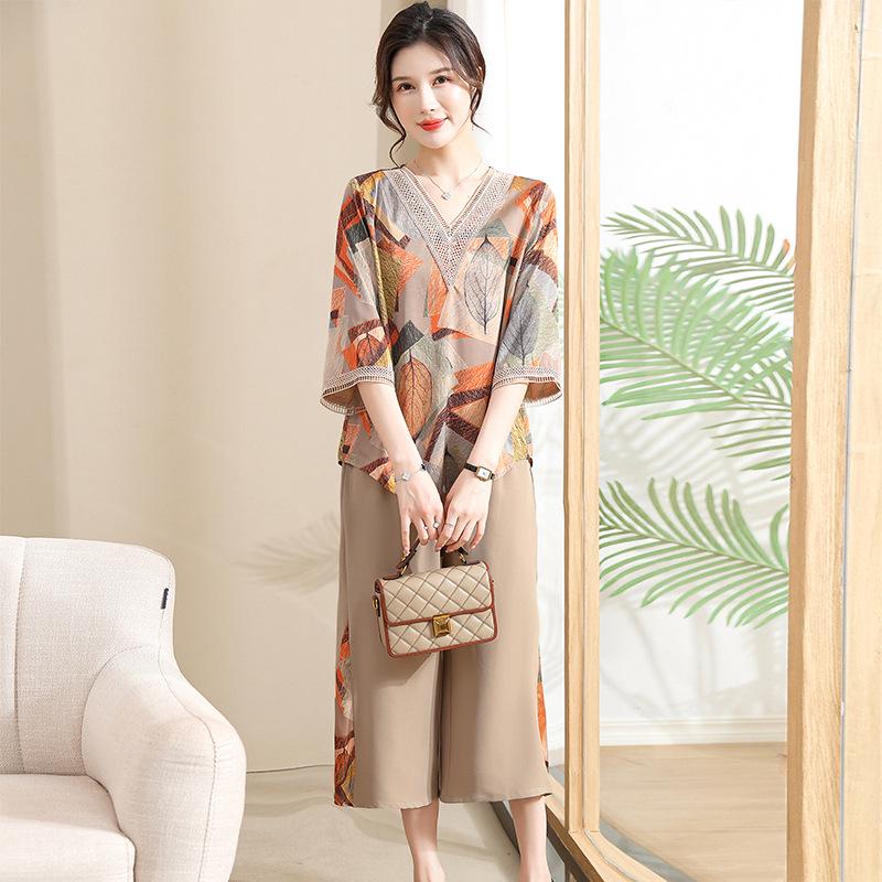 Stylish Chiffon Summer Outfit Set for Middle-Aged Mothers: Short-Sleeved Blouse and Pants
