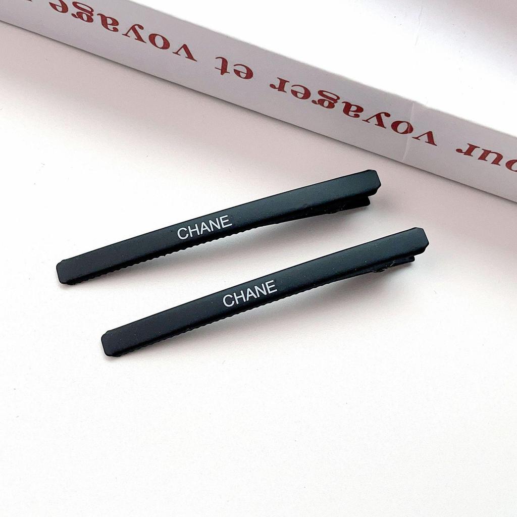 Xiaoxiang Brief Metall-Seitenclip: Hochwertiges Stirn- und Haaraccessoire