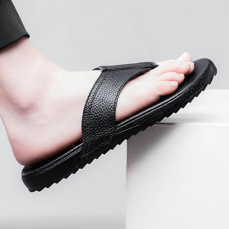 Fashion Stylish Outdoor Mens Flip Flops Fashion Man Summer Beach Flats Breathable Sandals Male Slippers Simple Handmade Half Drag Slides