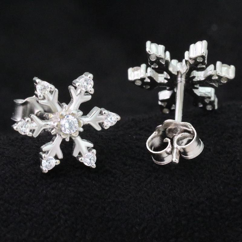 European & American S925 Silver Plated Snowflake Flower Stud Earrings for Women - Romantic & Sweet Christmas Fashion.