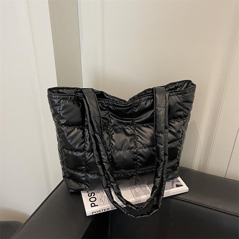 2025 Herbst/Winter Space Cotton Gepolsterte Crossbody-Tasche mit großem Fassungsvermögen - Lässige Umhängetasche im koreanischen Stil für Damen