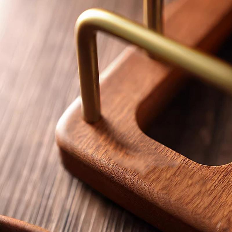 Prostorově úsporný držák na krájecí prkénka s protiskluzovou dřevěnou základnou, úložný stojan na desku na krájení na pracovní desku