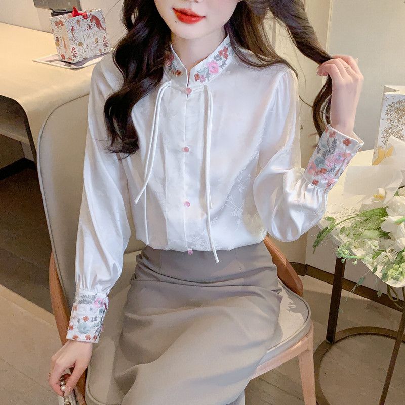 Stylish Embroidered Shirt with Long Sleeves - Perfect for Spring Outfits