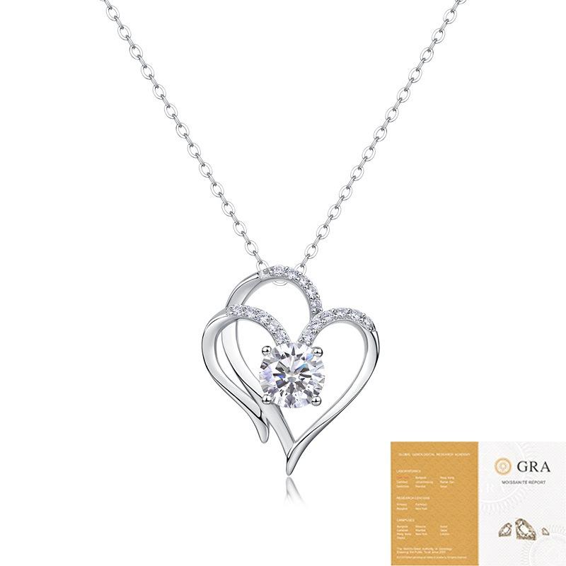 S silver heart necklace, moissanite love pendant, collarbone chain, hot-selling silver jewelry, non-fading necklace.