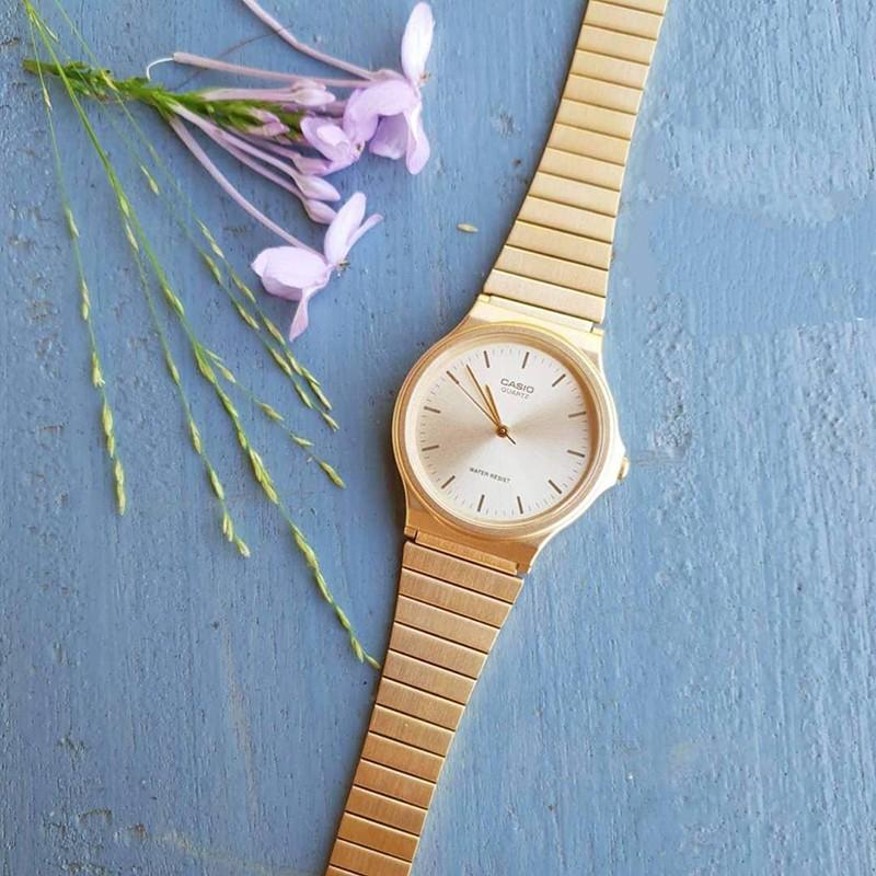 Casio YOUTH Series-disk Three-hand Fashion Simple Business Versatile Neutral Classic Pointer Waterproof Quartz Movement Stainless Steel MQ-24G-9E