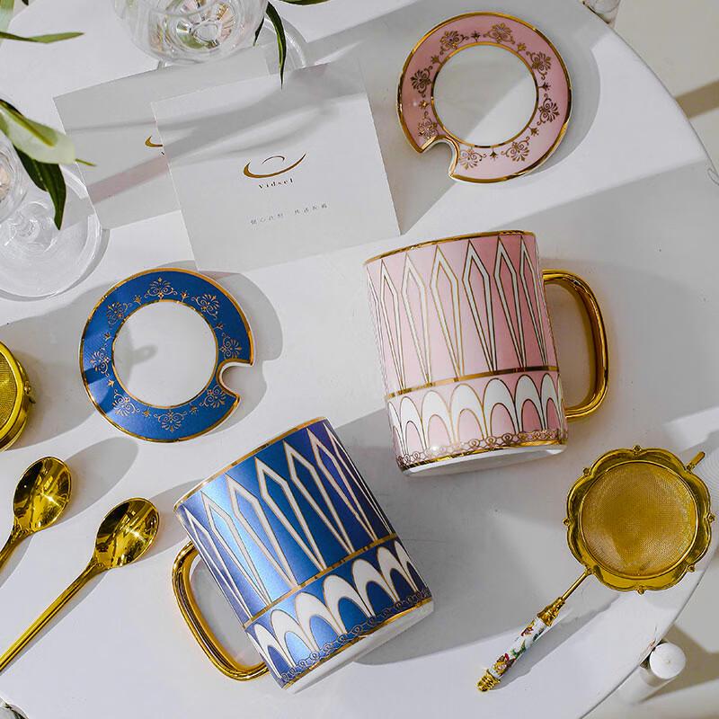 Vidsel Ceramic Couple Mug Gift Set with Lids and Spoons