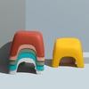 Rutschfester, robuster 4-beiniger Kunststoffhocker für Kinder für Badezimmer und zum Schuwechseln