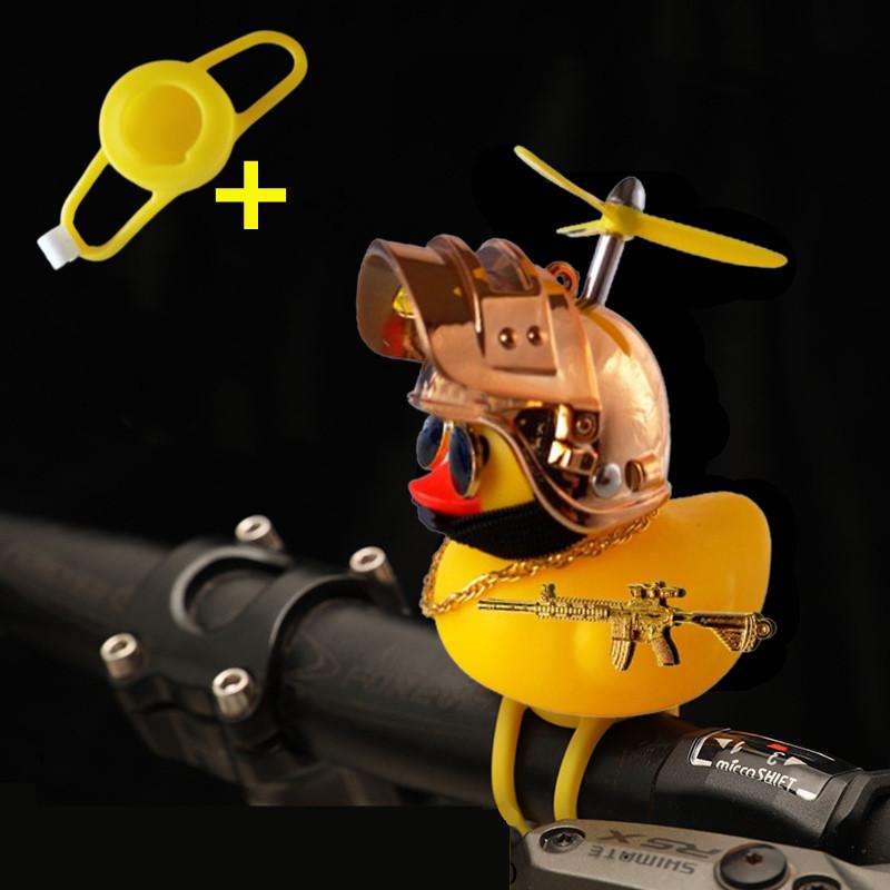 

Автомобиль Милый Маленький Желтый Утенок со Шлемом Пропеллер Ветрозащитный Волнорез С Игрушечным Пистолетом Утка Велосипед Мотоцикл Автоаксессуары