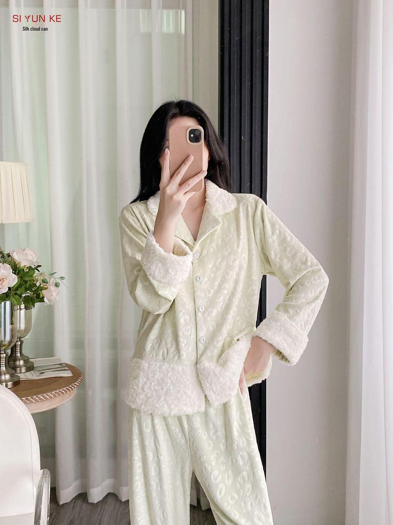 Samt-Pyjama-Set für Damen, Herbst-Winter: Luxuriöse, niedliche Dreiteilige Hauskleidung