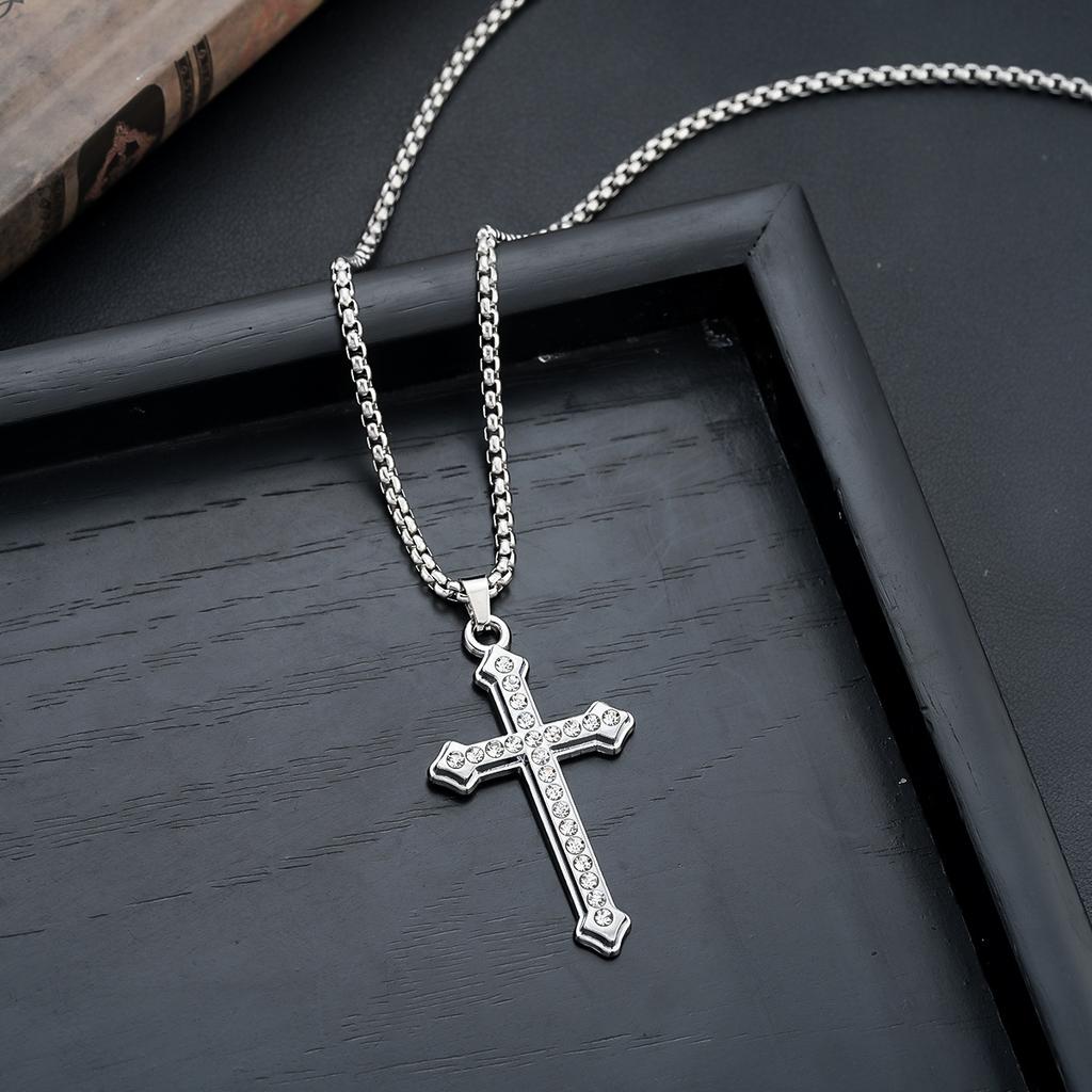 Kreuz Halskette Herren Europäischer und Amerikanischer Schmuck Anhänger Halskette Einfach Retro Vielseitig Herren Accessoires Pullover Kette