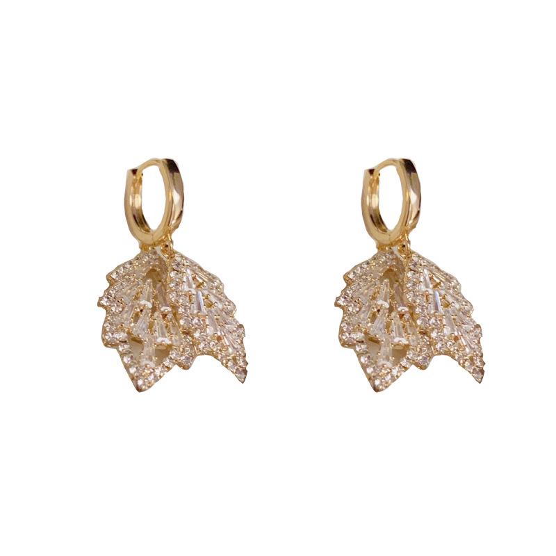 

Роскошные серьги-каффы с кисточками в виде листьев, полностью инкрустированные микропаве из бриллиантов - Изысканные, Блестящие, Модные серьги высокого класса