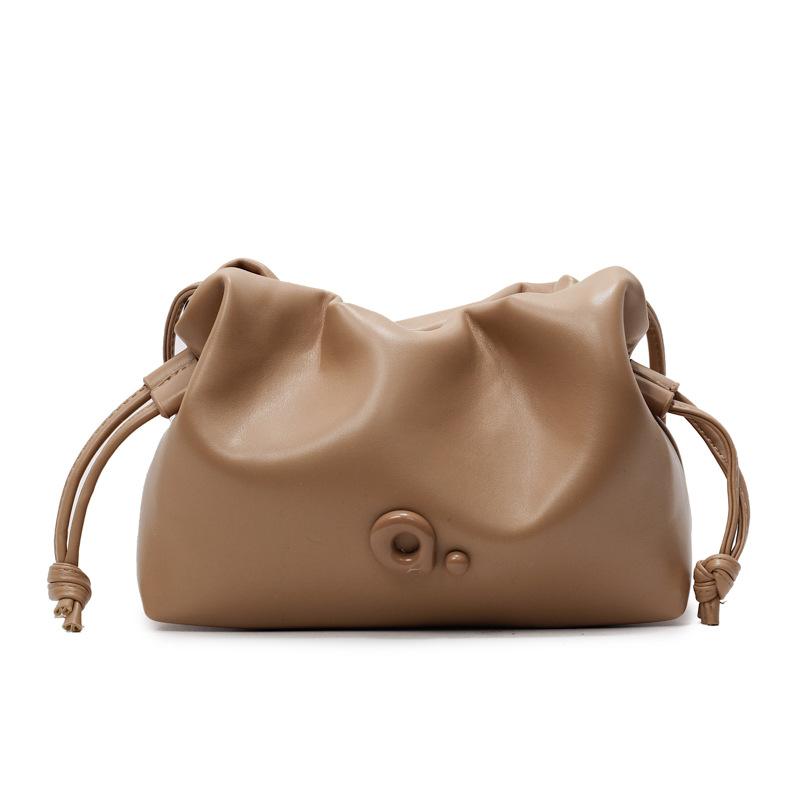 The Cloud Bag Is A Fashionable Casual and High-end Crossbody Bag for Women's Daily Commuting