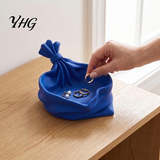3D Printed Pleated Dish Gift Bag Shaped Storage Tray, Catchall Bowl for Candy, Reusable PLA Tray Festive Table Centerpiece Entryway Shelf, Xmas