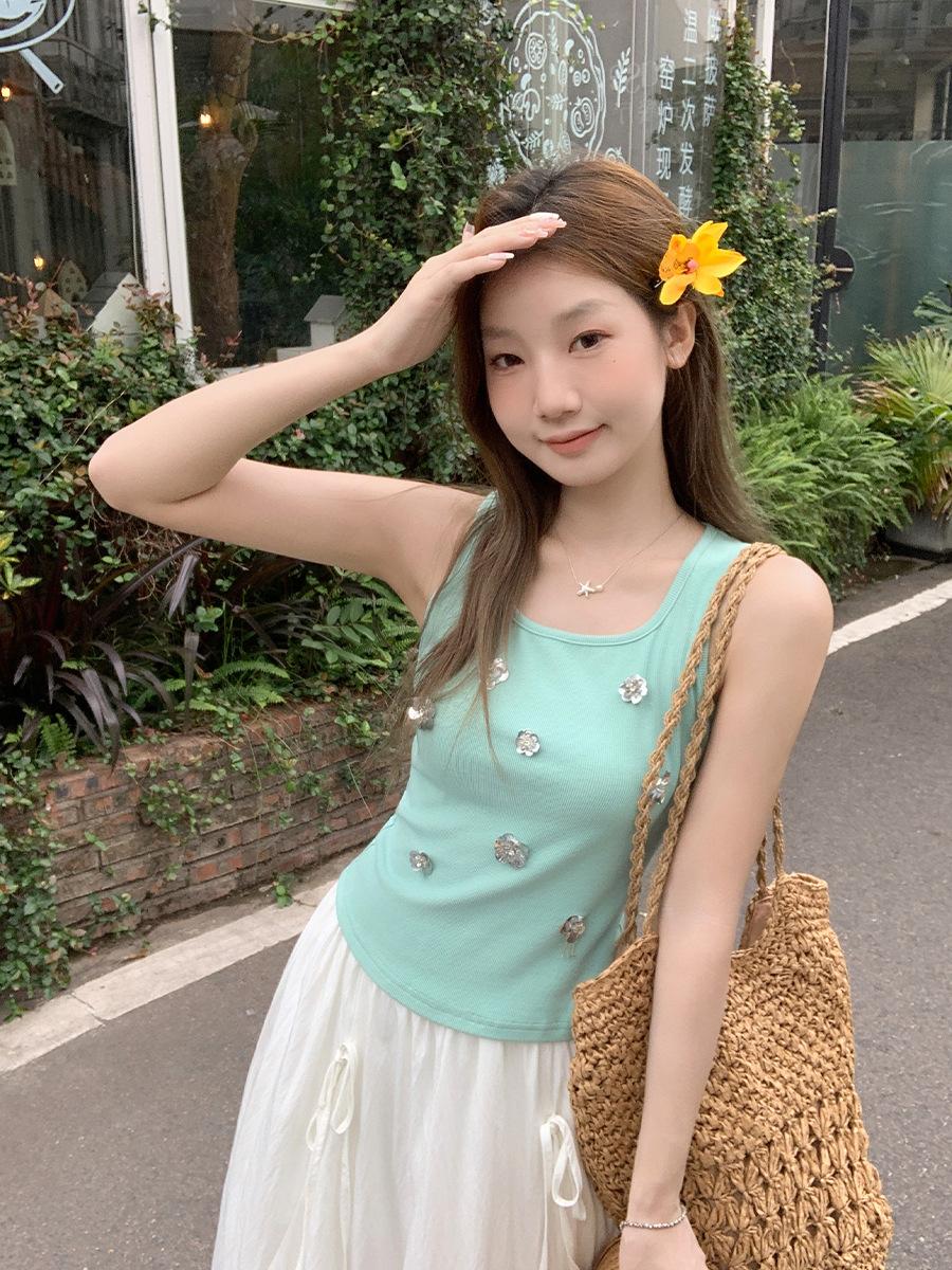 

French three-dimensional sequined flower U-neck sling vest for women s summer slim-fitting waist pinching beautiful outer sleeveless short top S мятный зеленый