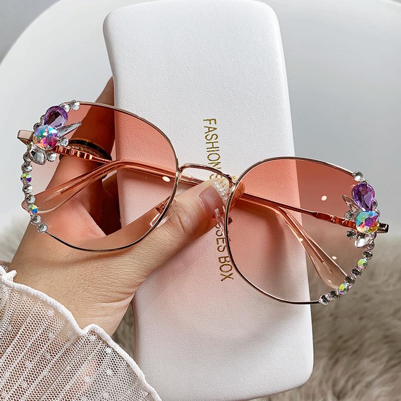 2025 Fashion Round Luxury Brand Sunglasses Women Bling Diamond Sun Glasses Vintage Shades Female Pink Eyewear Gafas De Sol