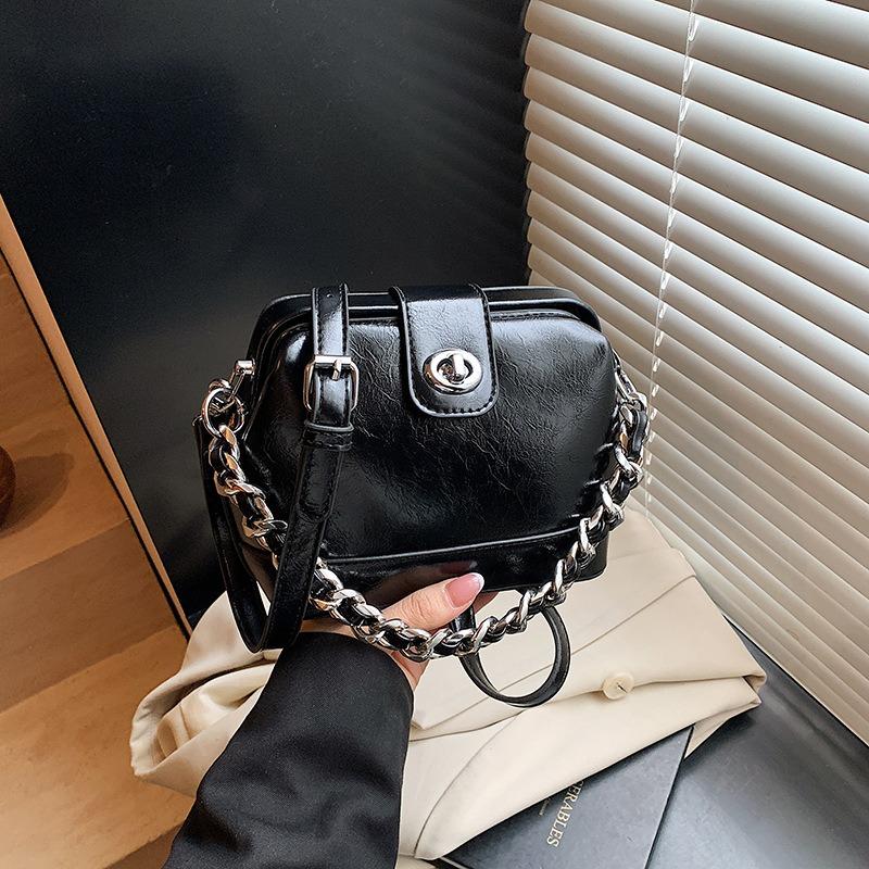 

Niche bag women s new trendy fashion texture shoulder bag casual versatile messenger doctor bag чорний