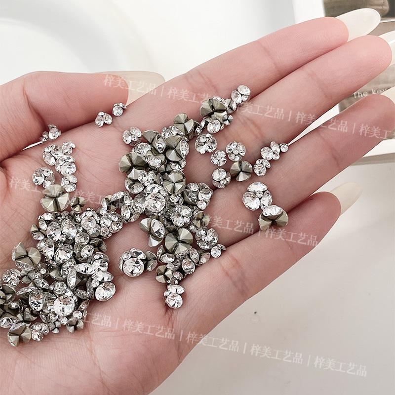 

Diamond Nail Art Irregular Crystal Decoration Set