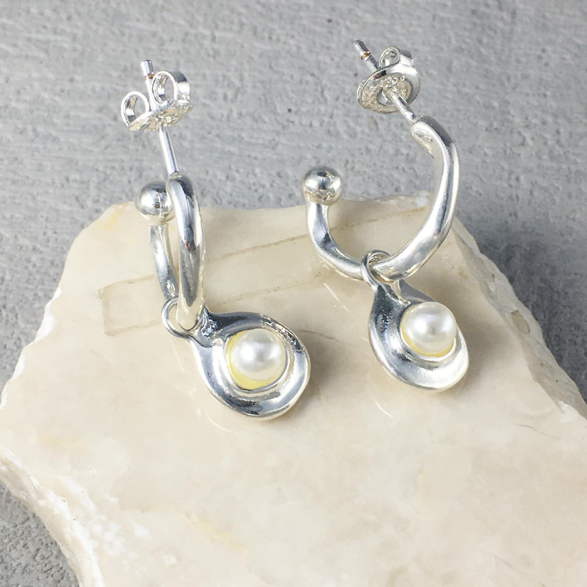 UNOde50 2024 European Women s Pearl Earrings - High-Quality Romantic Jewelry Gift Electroplated