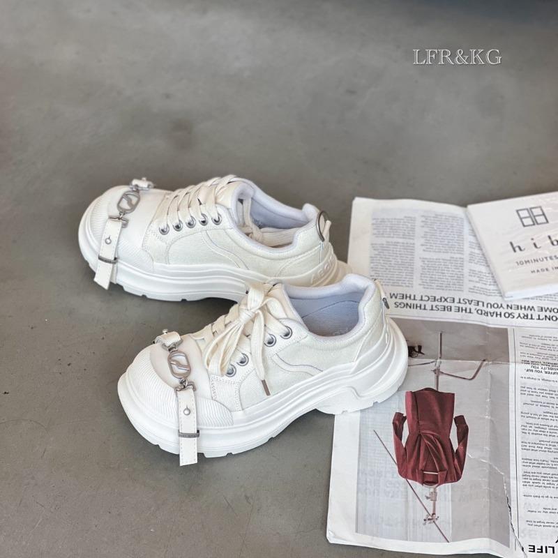 

Сетчатые маленькие белые туфли женские летние новые туфли на толстой подошве-маффин повседневные женские туфли универсальные, дышащие, увеличивающие рост и стройнящие одинарные туфли 40 белый