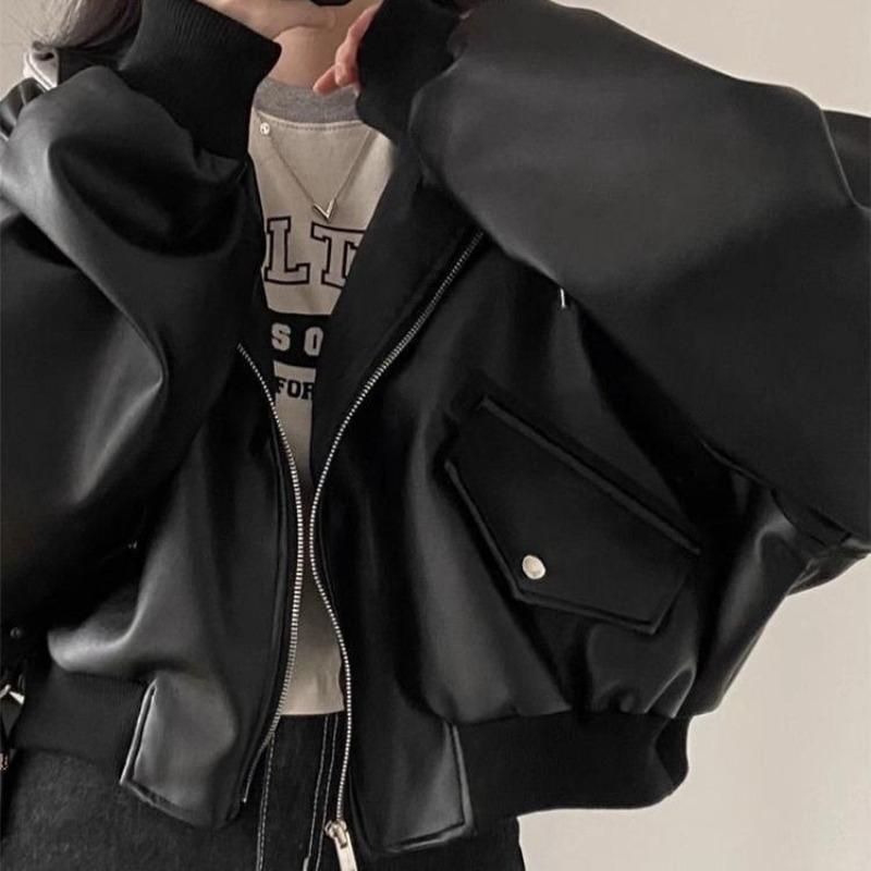 Giacca in Pelle Chic Primavera Autunno Nicchia Retro Fibbia Borchiata Doppia Tasca Casual Larga All-match Finto Due Pezzi con Cappuccio