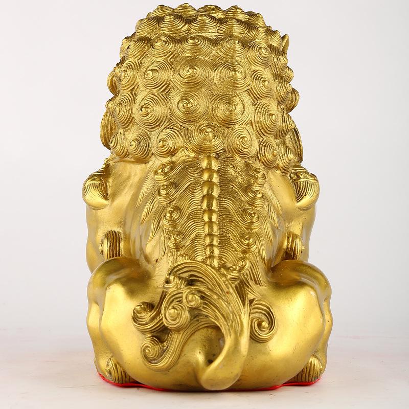 A pair of copper , Beijing , bottomless palace door lions, home crafts and gifts