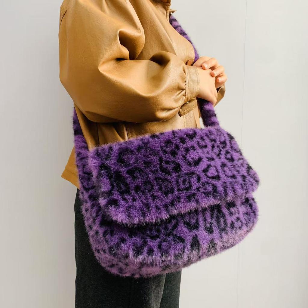 New Leopard Print Plush Messenger Bag Women'S Korean Version Fashion Imitation Fur Large Capacity Shoulder Bag Flip Trend