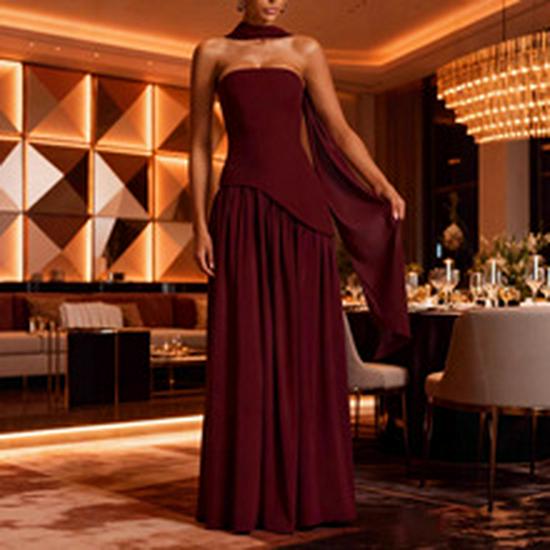 2025 European-American Style Sexy Backless Deep V Halter Evening Gown with Pleats