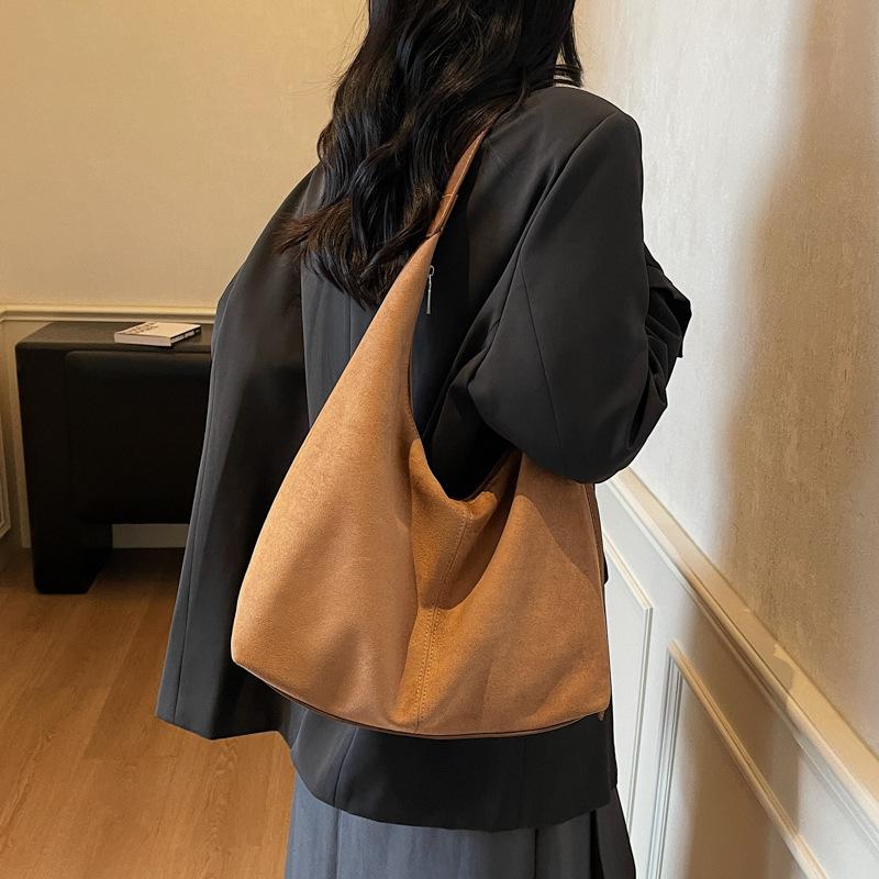 2025 Autumn New Retro Underarm Bag Women's Large Capacity Tote Bag Korean Fashion Large Bag Commuter Shoulder Bag