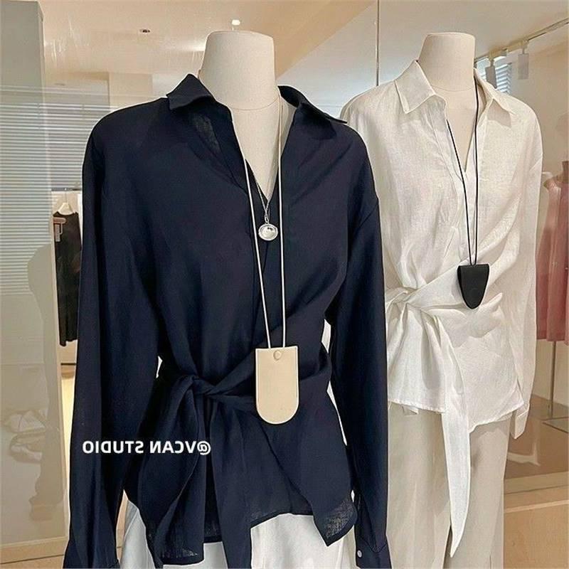 

Женская льняная рубашка с нерегулярной завязкой на талии - стиль французские старые деньги , свободный крой, длинный рукав XS чёрный