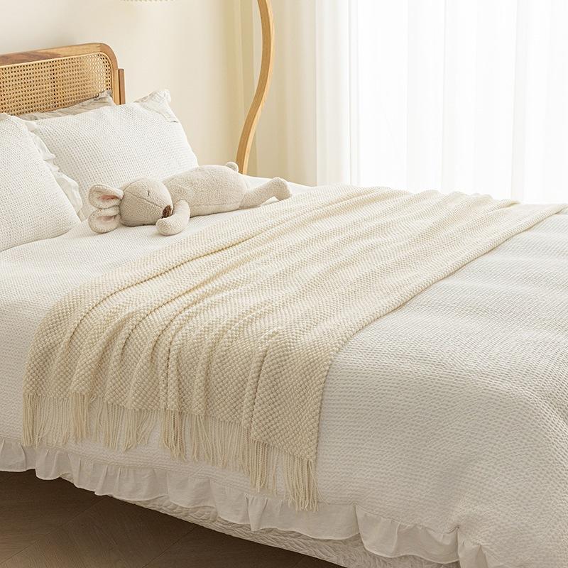 Ins Style Homestay Bed End Towel Thick Thread Woven Air Conditioning Blanket Solid Color Bubbles Camping Sofa Blanket Multi Functional Tassel Bedding