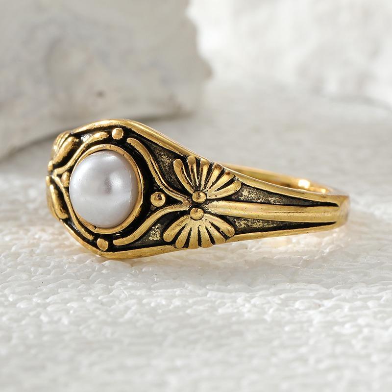 Vintage Inlaid Imitation Pearl Women's Ring Creativity Gold Color Hand Carving Daily Wear Party Jewelry Anniversary Gift