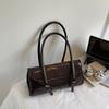 1Pc Oil Wax Leather Underarm Bag Women's High-end Niche Design Shoulder Bag Large Capacity Versatile Long Baguette Commuter Women's Bag