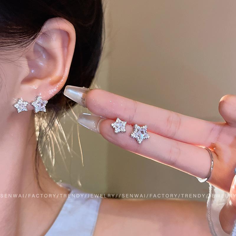 Korean sweet five-pointed star stud earrings women's light luxury niche design high-end earrings exquisite fashion temperament ear jewelry
