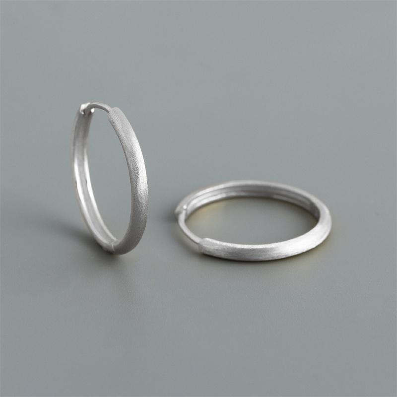 WANTME Pendientes de Aro Huggies Minimalistas Mate Góticos Unisex de Plata 925 para Mujeres Hombres Joyería de Hebilla para Oreja Piercing