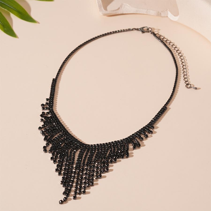 Personalized dark wind diamond-set elegant fringed necklace ins temperament collarbone necklace