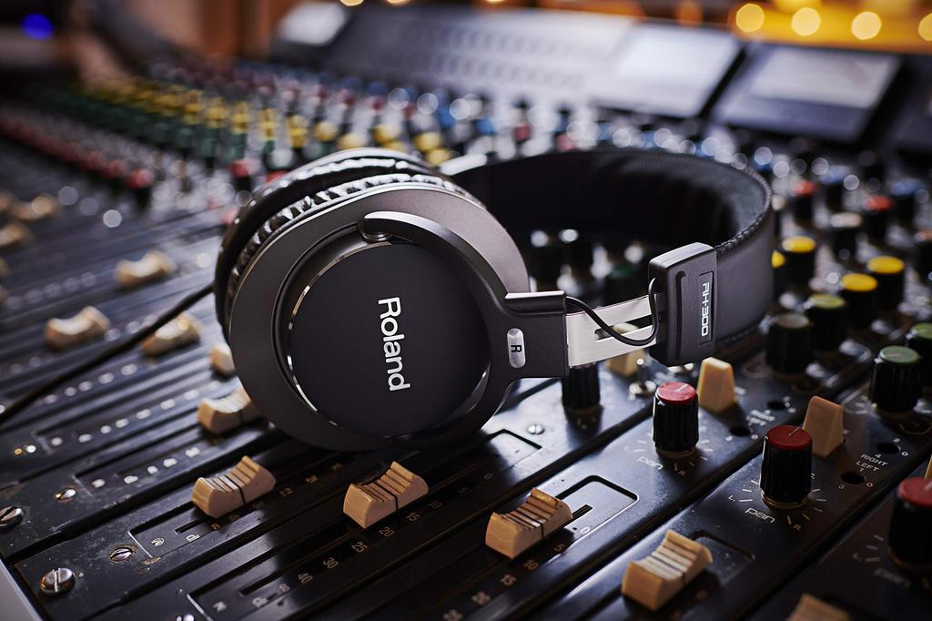 Roland Monitor Stereo Black RH-300 Headphones, 3.4m Cable, Closed-back, Wired, Headphones, Recording,