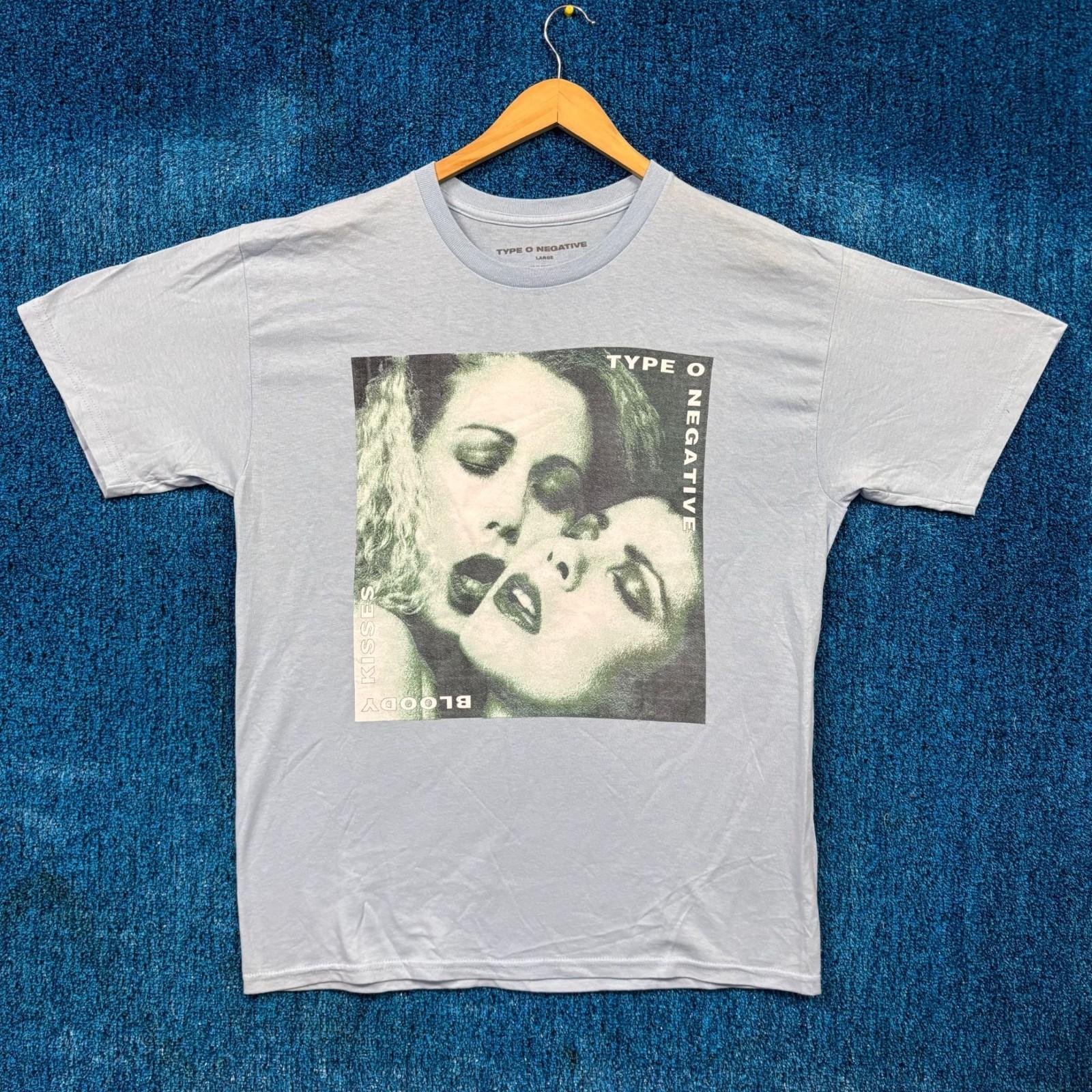 Type O Negative “Bloody Kisses” Gothic Metal Band Graphic T-Shirt Size Large XL