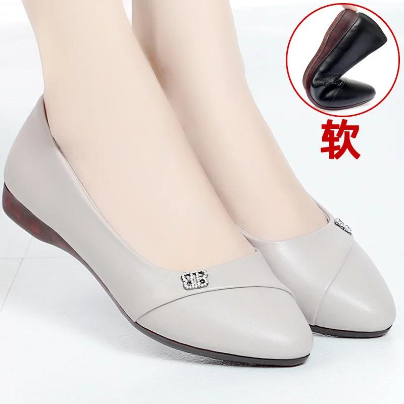 

Fashion New Exquisite Women s Shoes Fashion Trend Casual Flat Shoes Soft Leather Soft Bottom Comfortable Middle aged Leather Shoes 41