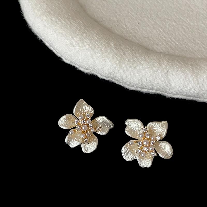 Crystal Flower Earrings Retro Elegant Jewelry