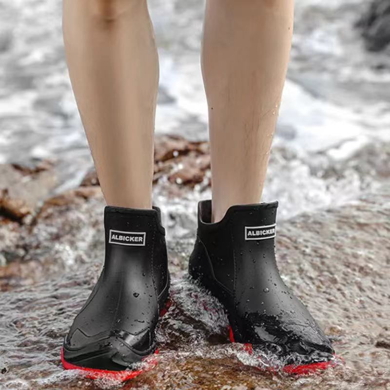 Nowe modne męskie krótkie buty przeciwdeszczowe Outdoor antypoślizgowe buty gumowe do biwakowania wodoodporne motocyklowe buty przeciwdeszczowe z grubą podeszwą