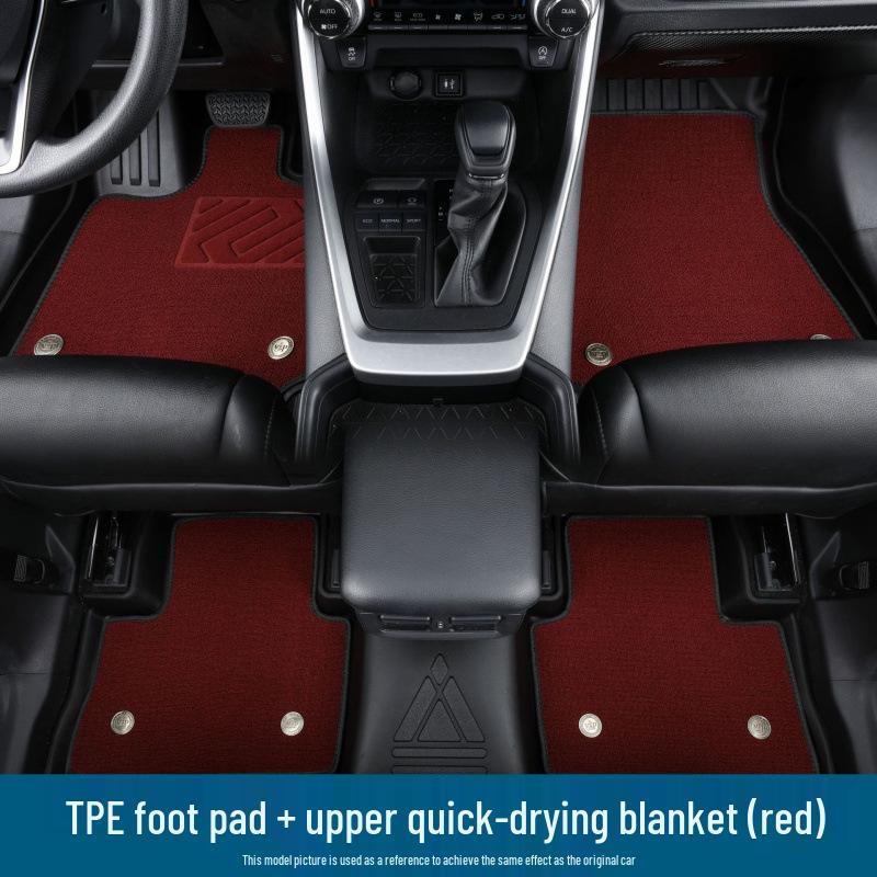 2025 Subaru Forester Easy-to-Clean, Dirt-Resistant Floor Mats