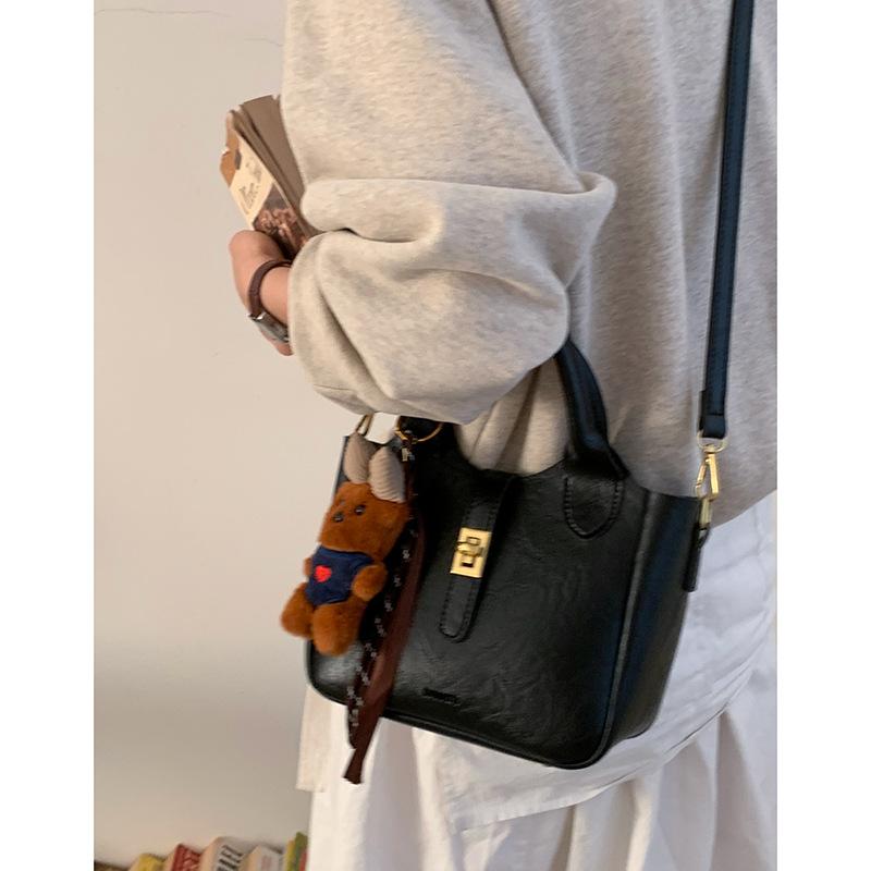 Retro Niche Portable Vegetable Basket Bag Women's 2025 New Trendy Fashion Korean Small Tote Bag Simple Messenger Bag