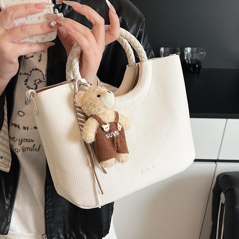 Large-capacity bag women's 2025 new summer niche design messenger bag casual portable work commuter tote bag