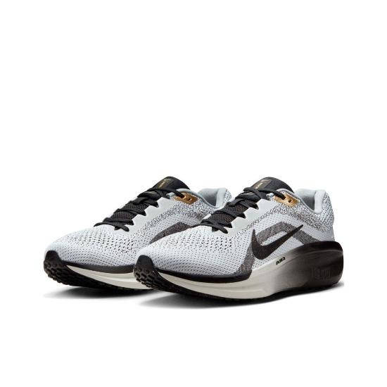 

Nike Air Winflo 11 SE White Light Smoke Grey Black HQ7975-100 EU 42 золотой металлик/белый