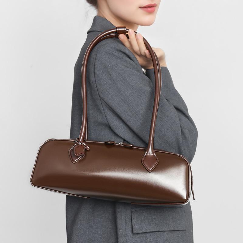 

Women s 2 new niche design single shoulder large capacity cowhide underarm bag long red baguette bag women кавовий