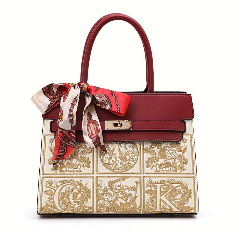 

Aidrani Вместительная женская сумка из коровьей кожи с изысканной технологией вышивки. красный