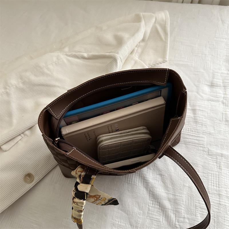 Spring High-end Underarm Bag Is Popular This Year 2025 New Commuter and Leisure Large-capacity Shoulder Bag Tote Women's Bag