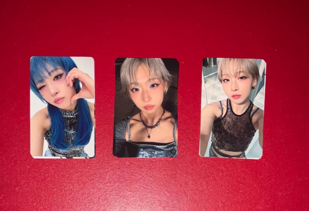 

[USED] JISOO HANA Blue Jeans Trading Cards (3 Cards)